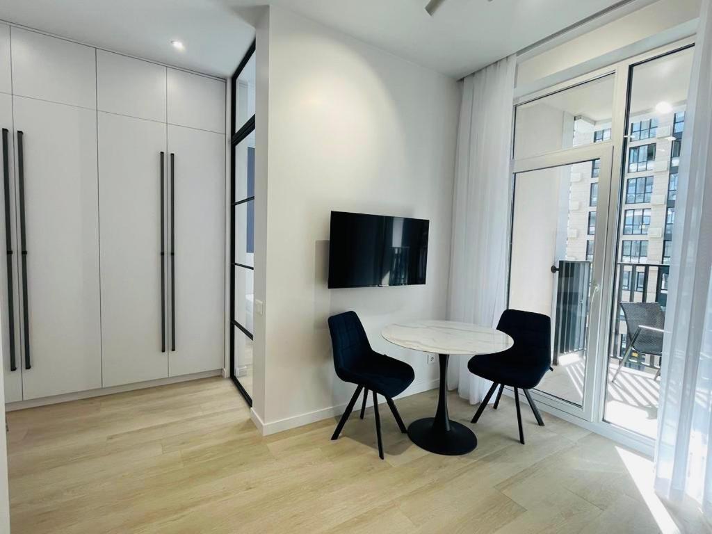 Modern Apartment In The Old Town Kijev Kültér fotó