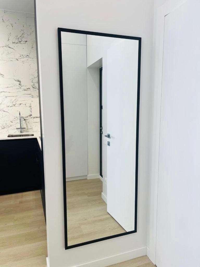 Modern Apartment In The Old Town Kijev Kültér fotó