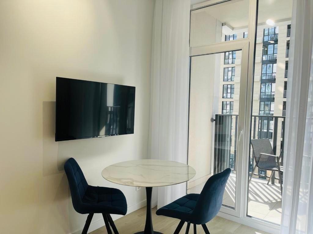 Modern Apartment In The Old Town Kijev Kültér fotó
