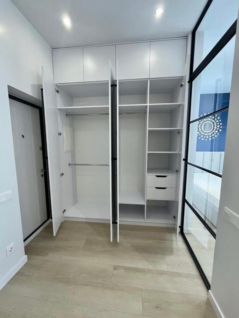 Modern Apartment In The Old Town Kijev Kültér fotó